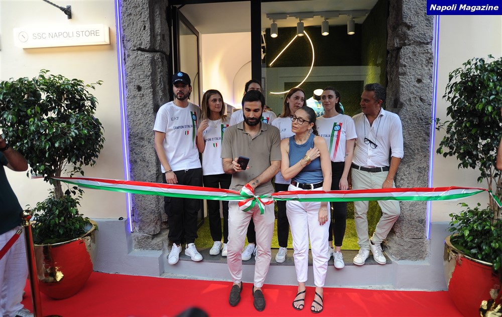 50 FOTO NM - Store SSC Napoli inaugurato in Via Calabritto 18, la nuova era  con Valentina De Laurentis